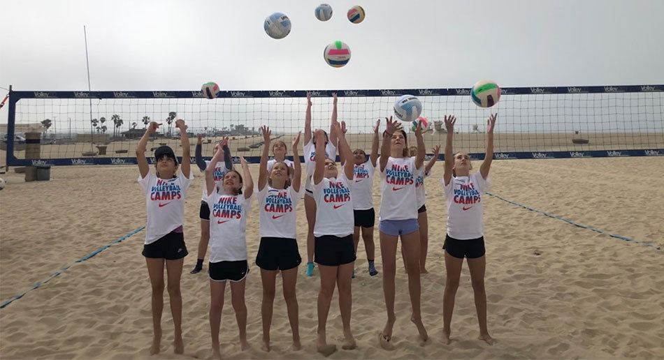 Coche ala Remontarse Nike Beach Volleyball Camp at Huntington Beach