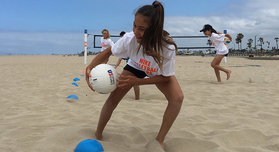 Coche ala Remontarse Nike Beach Volleyball Camp at Huntington Beach