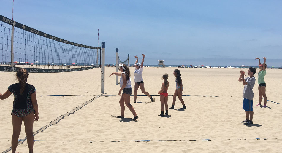 Coche ala Remontarse Nike Beach Volleyball Camp at Huntington Beach