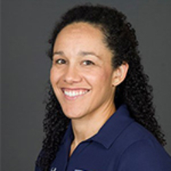 Macalester Head Coach Sarah Graves